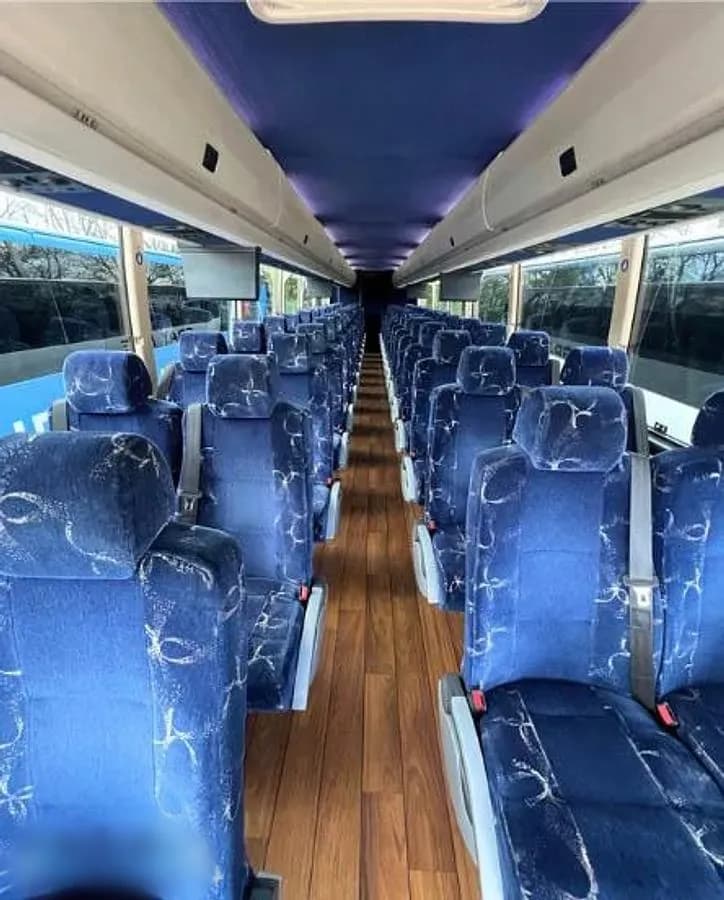 2015 Prevost H3-45 Coach Bus - Image 4