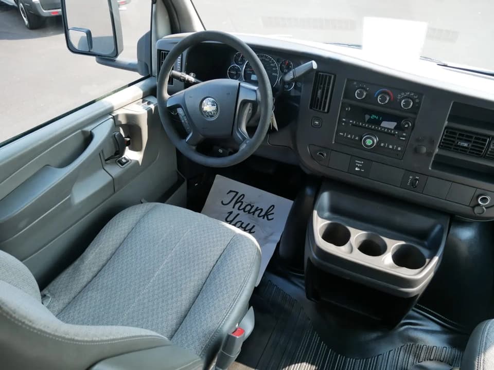 2010 Turtle Top Van Terra Shuttle Bus - Image 5