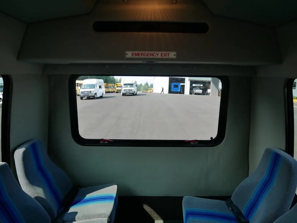 2010 Turtle Top Van Terra Shuttle Bus - Image 7