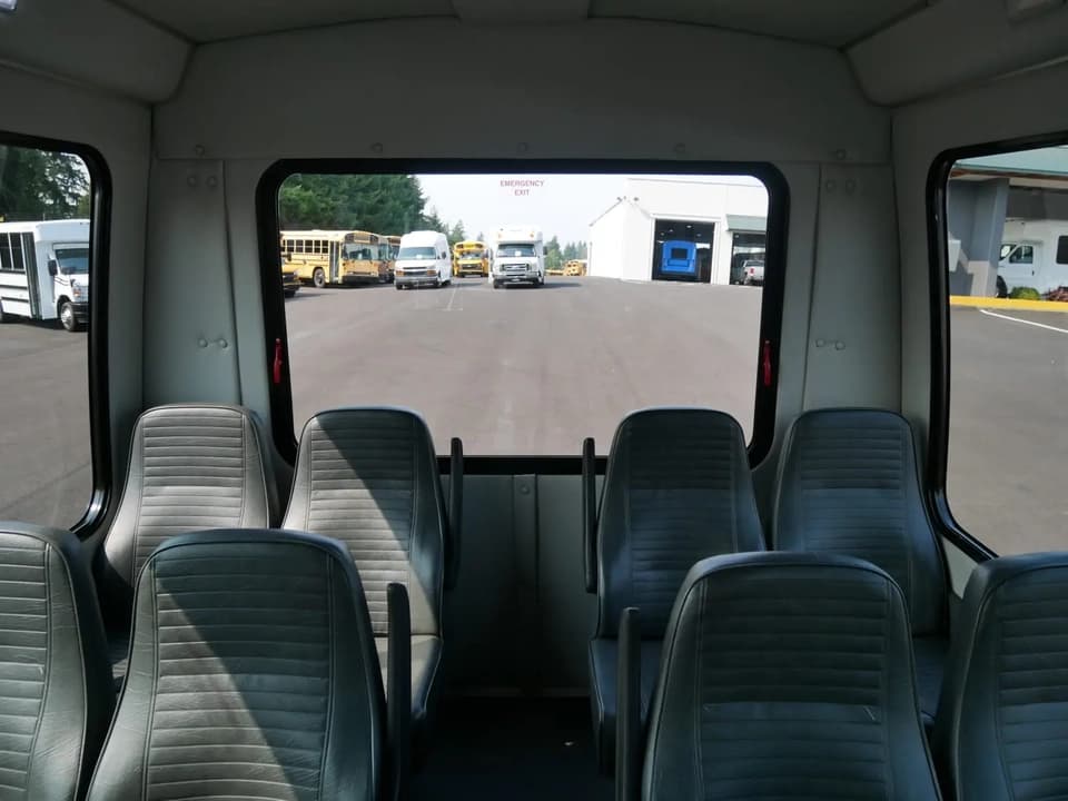 2017 Starcraft Starquest Shuttle Bus - Image 7