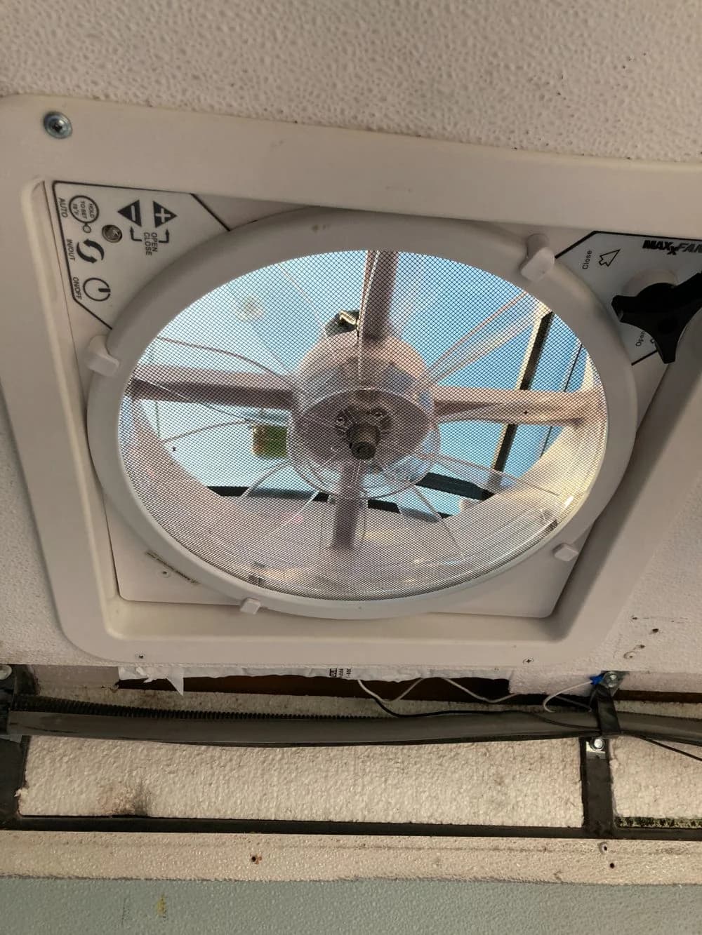 2010 Ford F550 Odyssey XL - Image 16