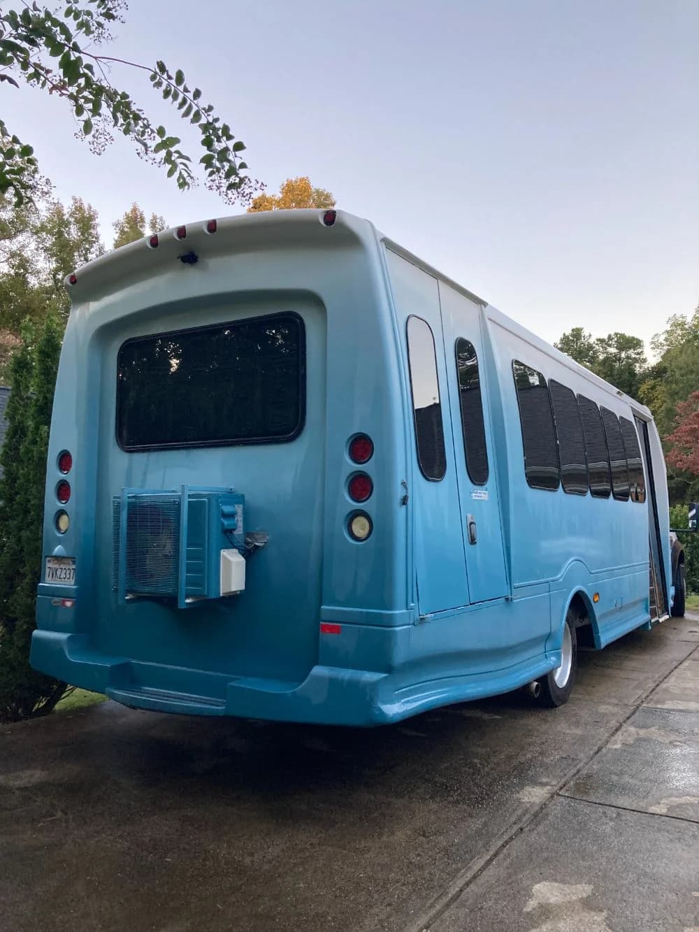 2010 Ford F550 Odyssey XL - Image 8