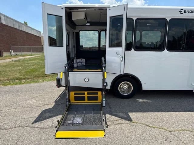 2023 Ford E350 ADA Shuttle Bus - Image 15
