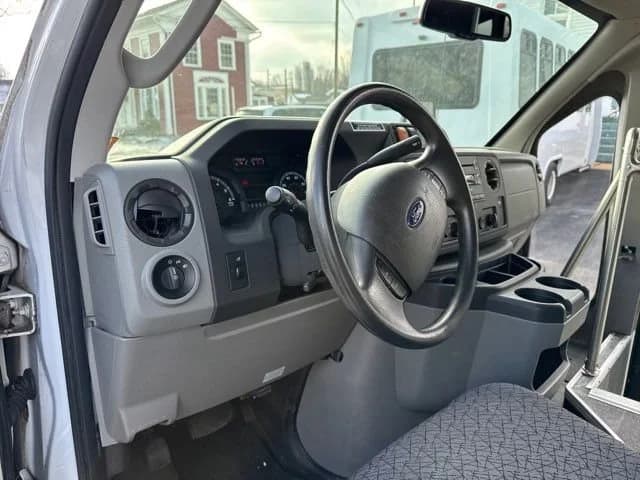 2017 Ford E-Series Cutaway ADA Shuttle Bus - Image 10