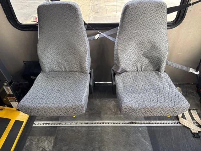 2017 Ford E-Series Cutaway ADA Shuttle Bus - Image 17