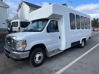 2017 Ford E-Series Cutaway bus