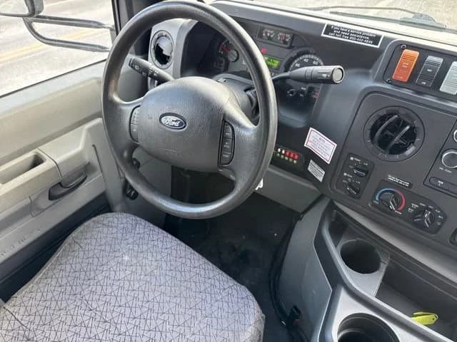 2017 Ford E-Series Cutaway ADA Shuttle Bus - Image 25