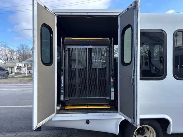 2017 Ford E-Series Cutaway ADA Shuttle Bus - Image 3