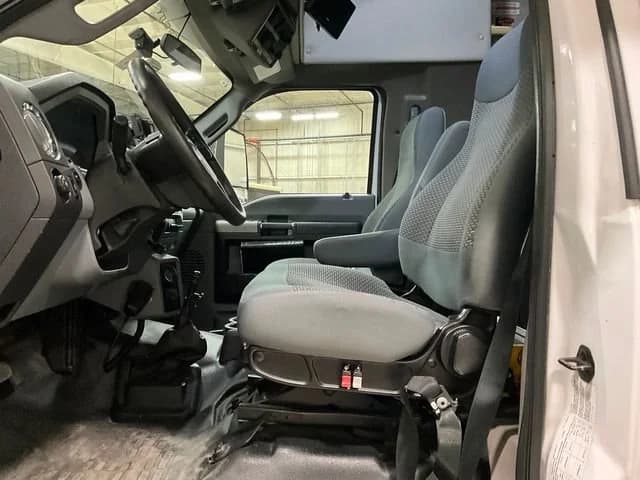 2016 Ford F-650 Super Duty Shuttle Bus - Image 12