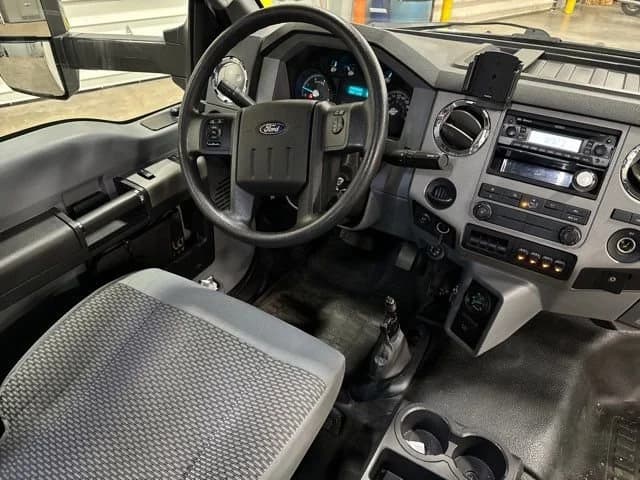 2016 Ford F-650 Super Duty Shuttle Bus - Image 29