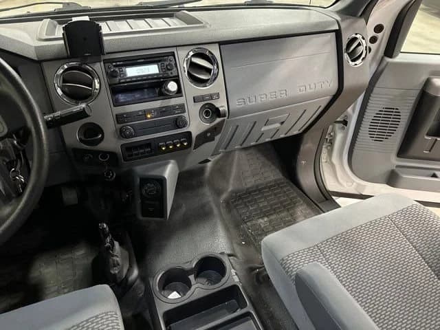 2016 Ford F-650 Super Duty Shuttle Bus - Image 30