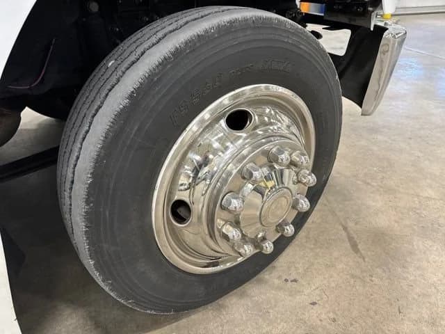 2016 Ford F-650 Super Duty Shuttle Bus - Image 39