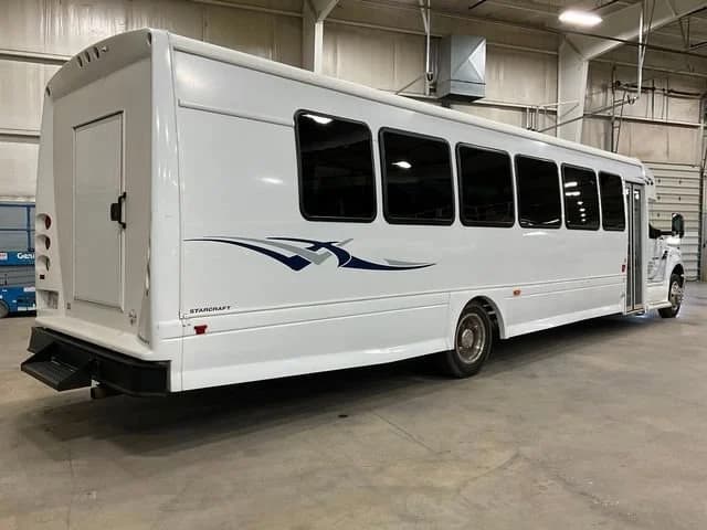 2016 Ford F-650 Super Duty Shuttle Bus - Image 9