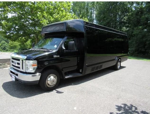 2015 Ford E-450 Krystal KK28 Exec - Image 5