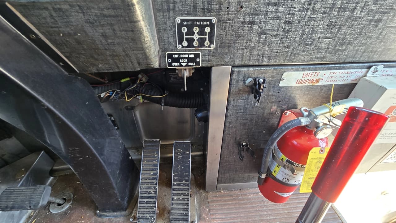 1982 MCI MCI 9 Motor Coaches - Image 12