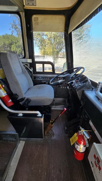 1982 MCI MCI 9 Motor Coaches - Image 3