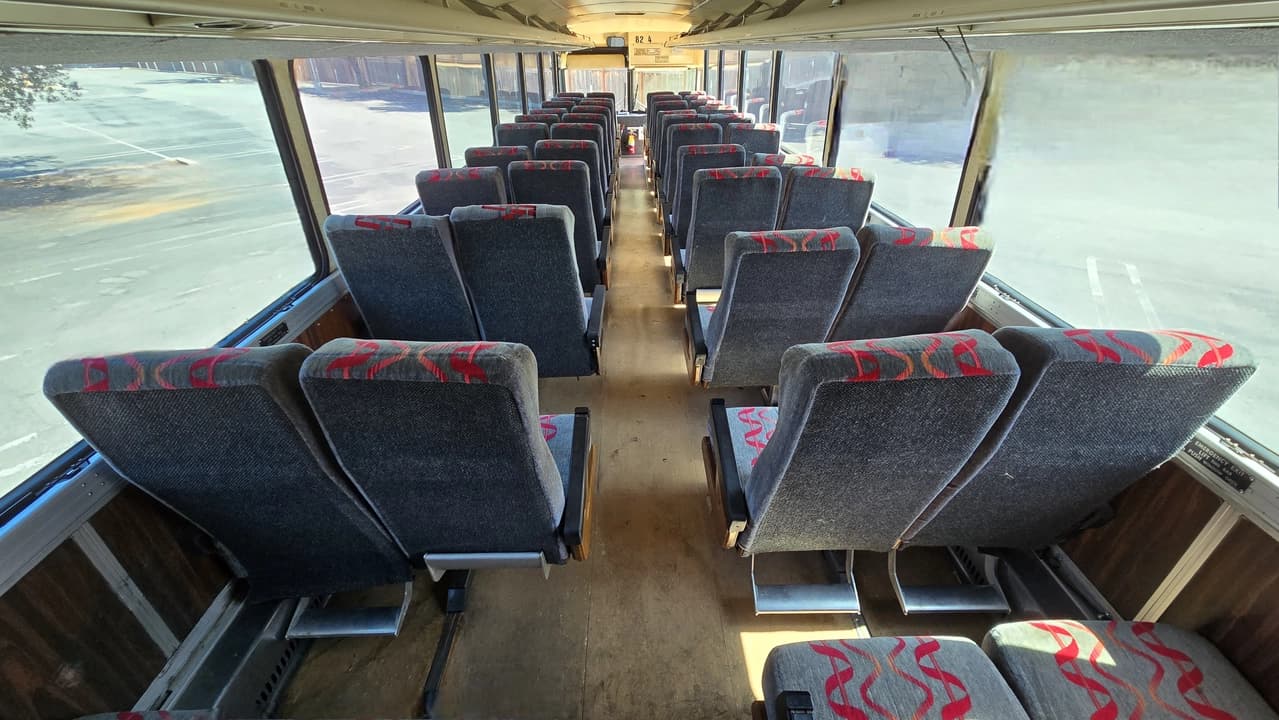1982 MCI MCI 9 Motor Coaches - Image 8
