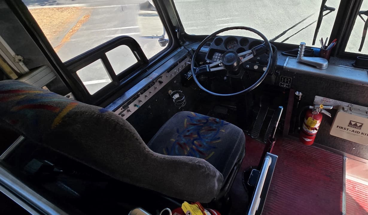 1984 MCI MCI 9 Motor Coaches - Image 12