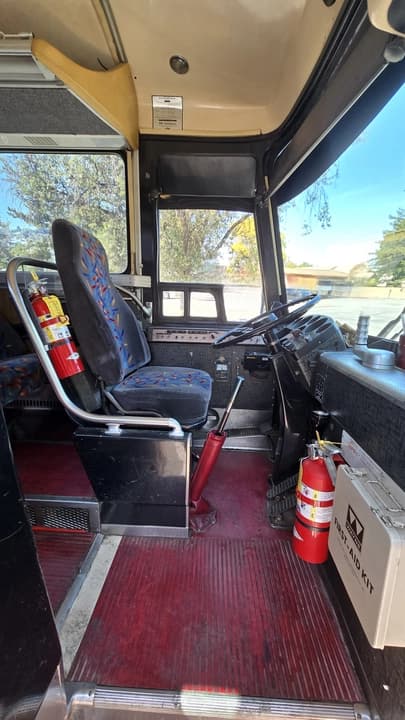 1984 MCI MCI 9 Motor Coaches - Image 14