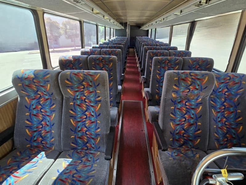 1984 MCI MCI 9 Motor Coaches - Image 3