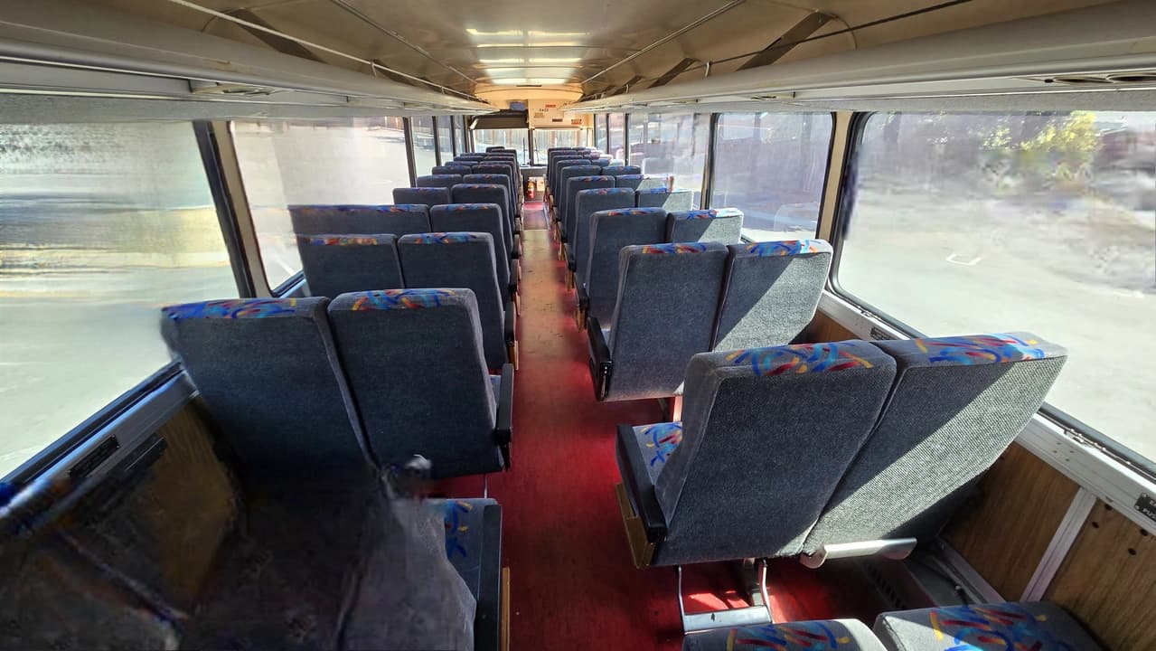 1984 MCI MCI 9 Motor Coaches - Image 9