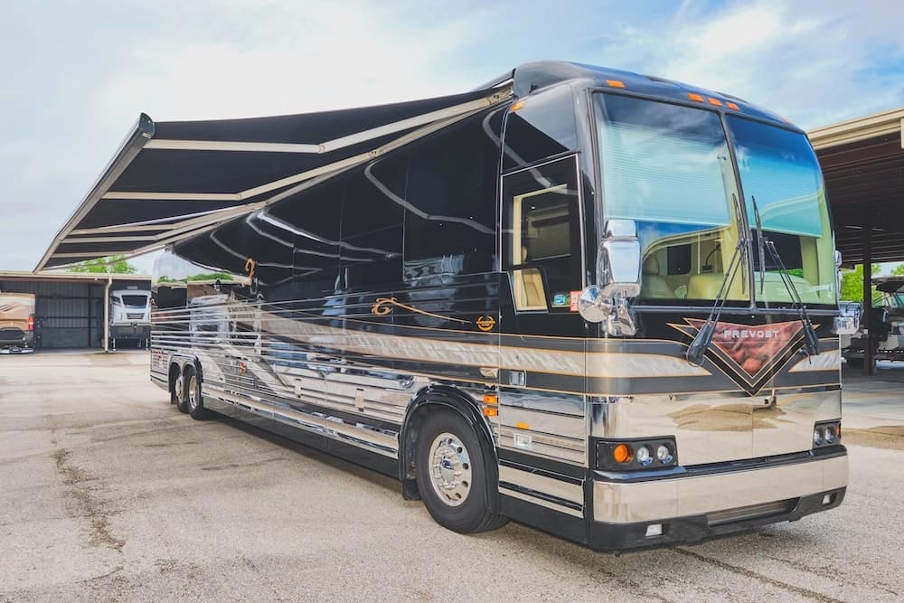 2004 Prevost Marathon XLII Motorhome - Image 4
