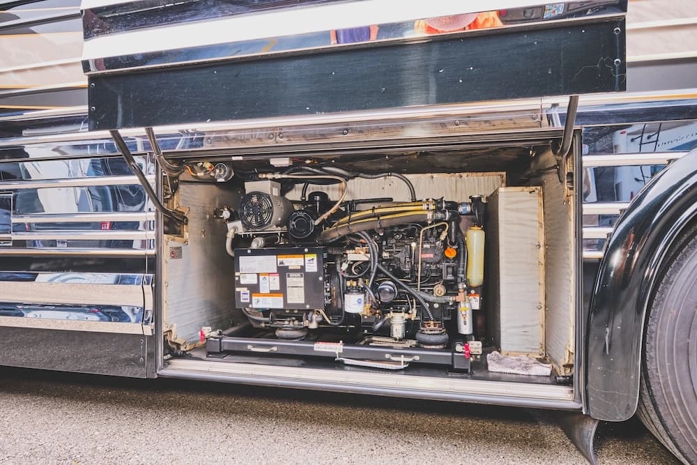 2004 Prevost Marathon XLII Motorhome - Image 40