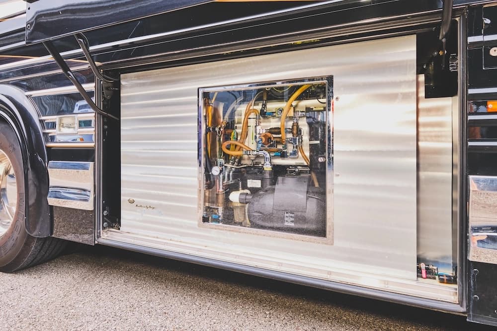2004 Prevost Marathon XLII Motorhome - Image 41