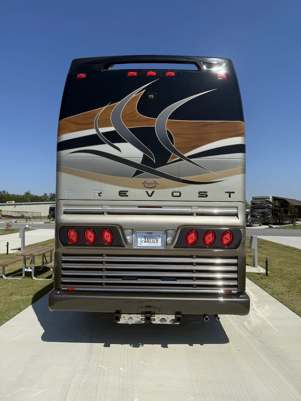 2009 Prevost Marathon H3-45 Motorhome - Image 11