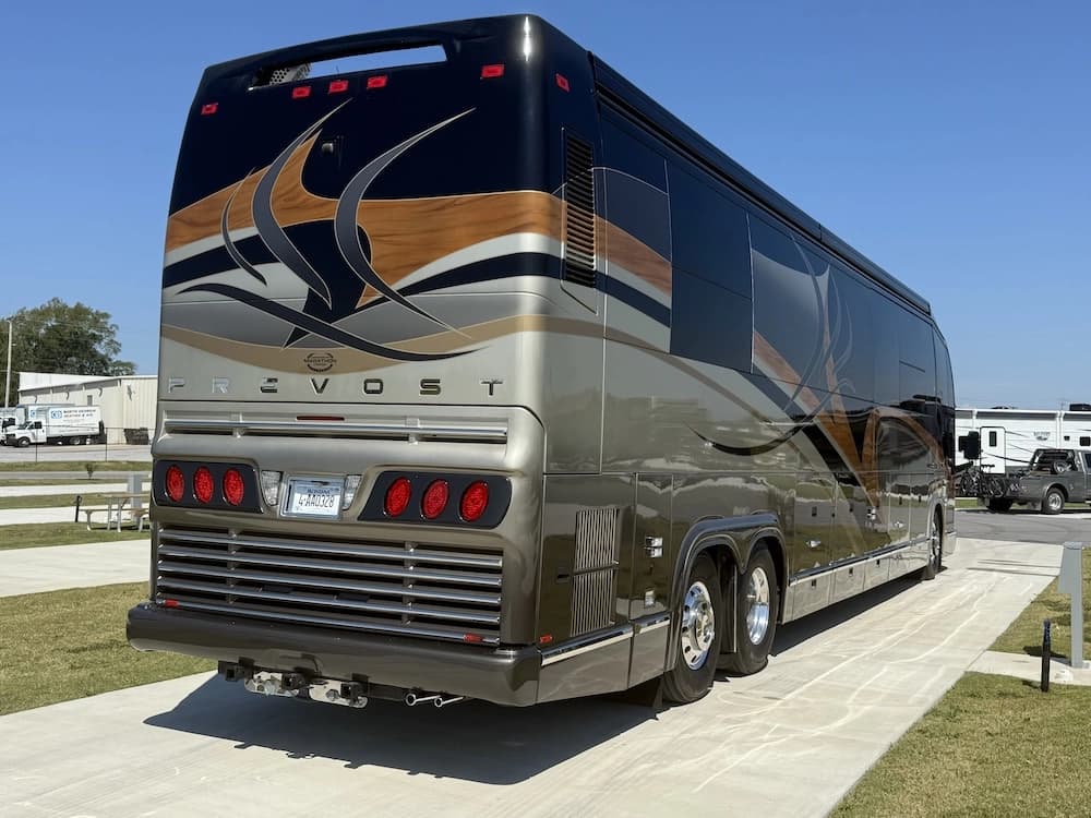 2009 Prevost Marathon H3-45 Motorhome - Image 12