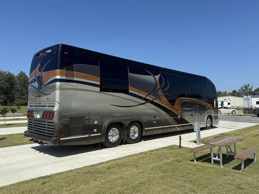 2009 Prevost Marathon H3-45 Motorhome - Image 13