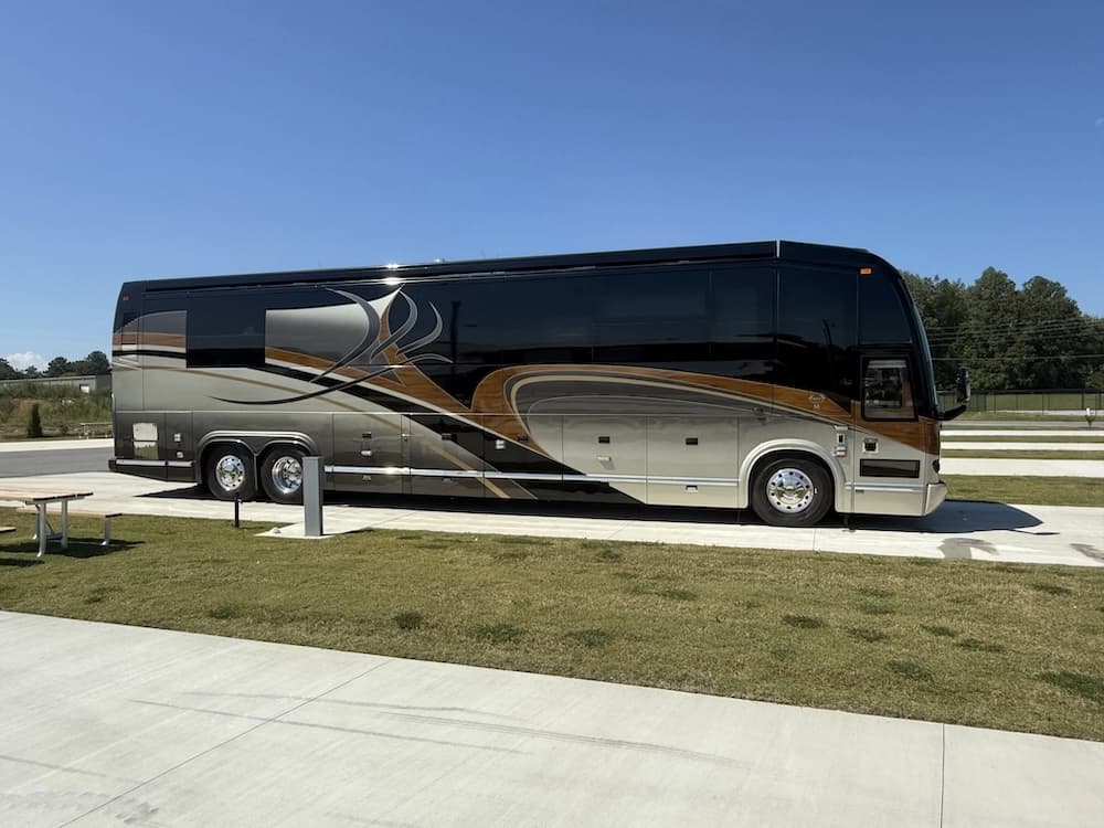 2009 Prevost Marathon H3-45 Motorhome - Image 16