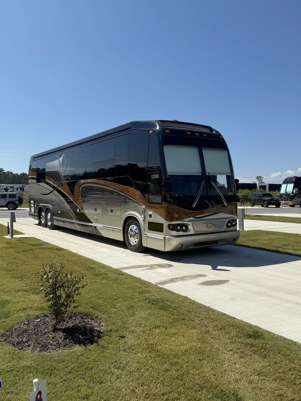 2009 Prevost Marathon H3-45 Motorhome - Image 17
