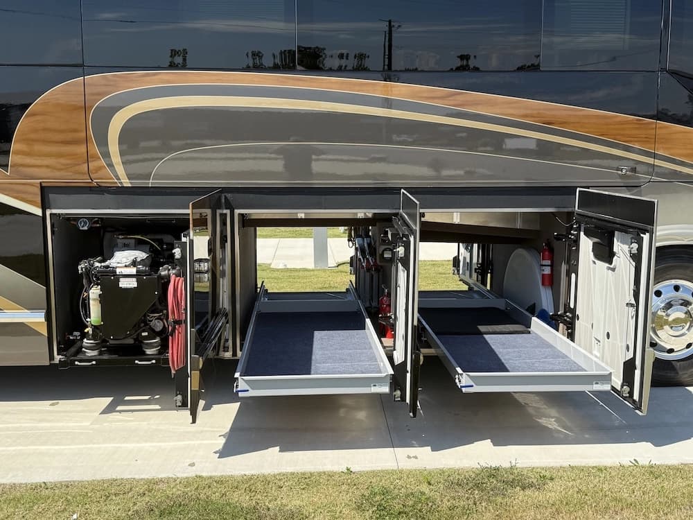 2009 Prevost Marathon H3-45 Motorhome - Image 21