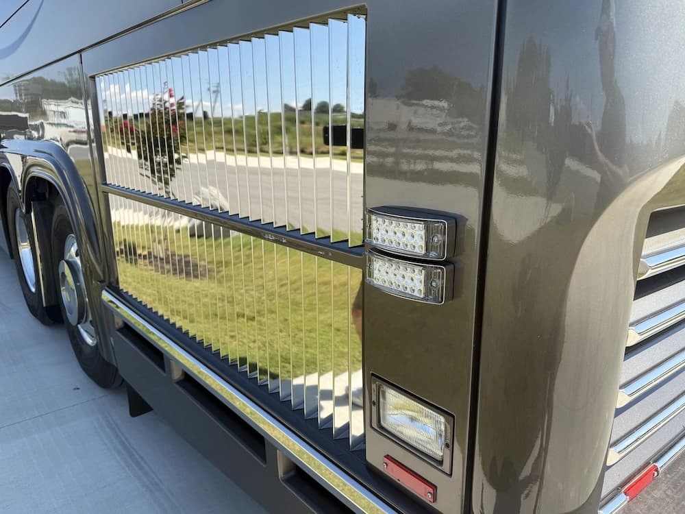 2009 Prevost Marathon H3-45 Motorhome - Image 29