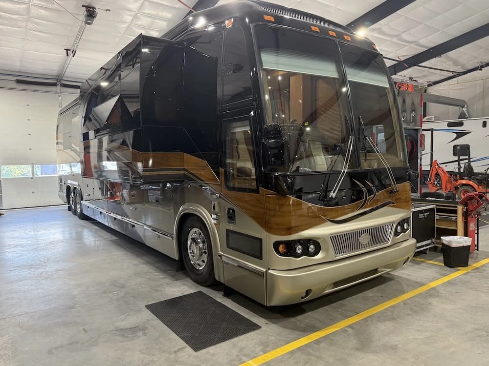 2009 Prevost Marathon H3-45 Motorhome - Image 31