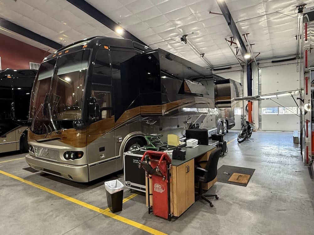 2009 Prevost Marathon H3-45 Motorhome - Image 32