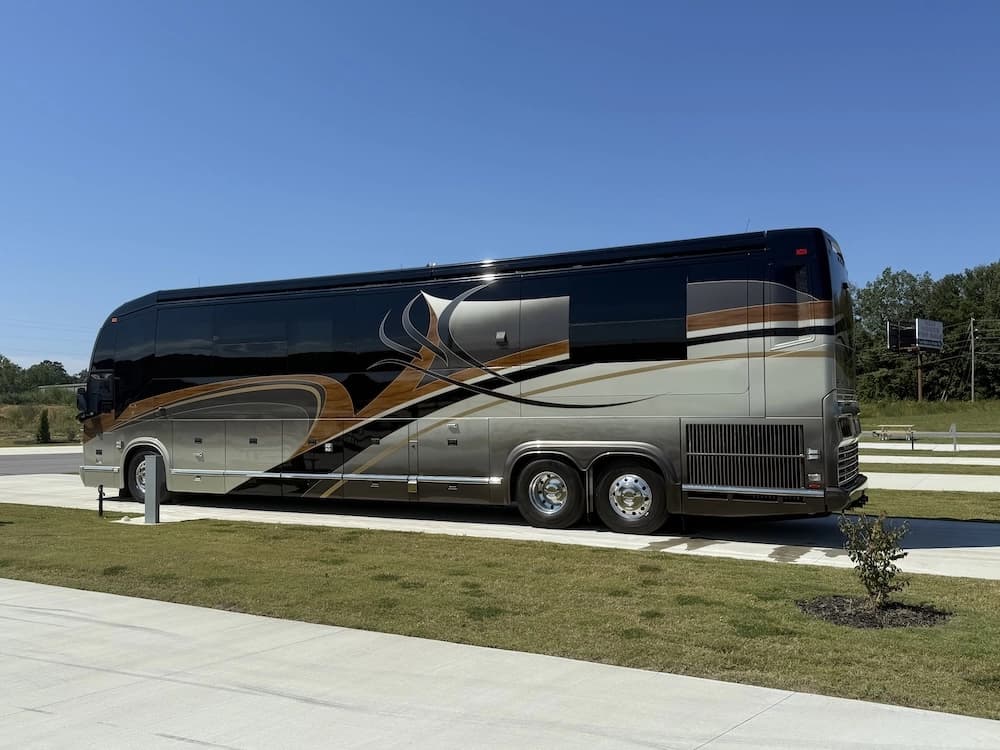 2009 Prevost Marathon H3-45 Motorhome - Image 7