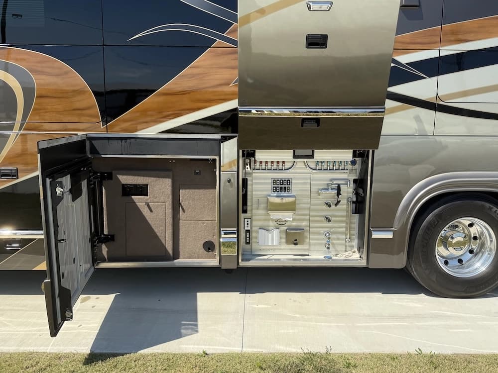 2009 Prevost Marathon H3-45 Motorhome - Image 10