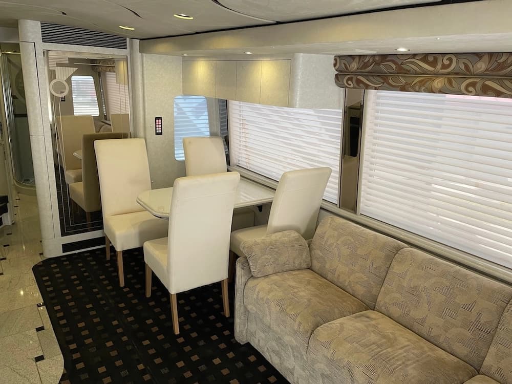 2003 Prevost Marathon H3-45 Motorhome - Image 12