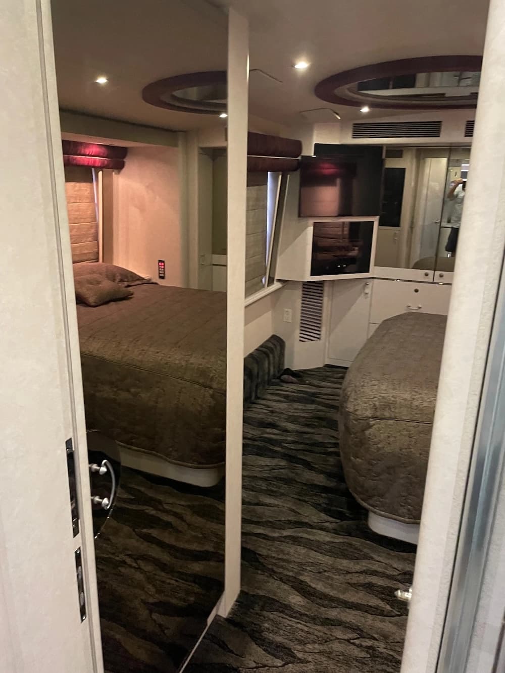 2003 Prevost Marathon H3-45 Motorhome - Image 23