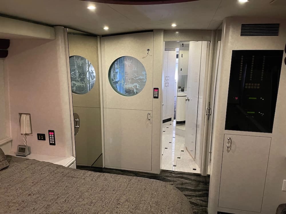 2003 Prevost Marathon H3-45 Motorhome - Image 29