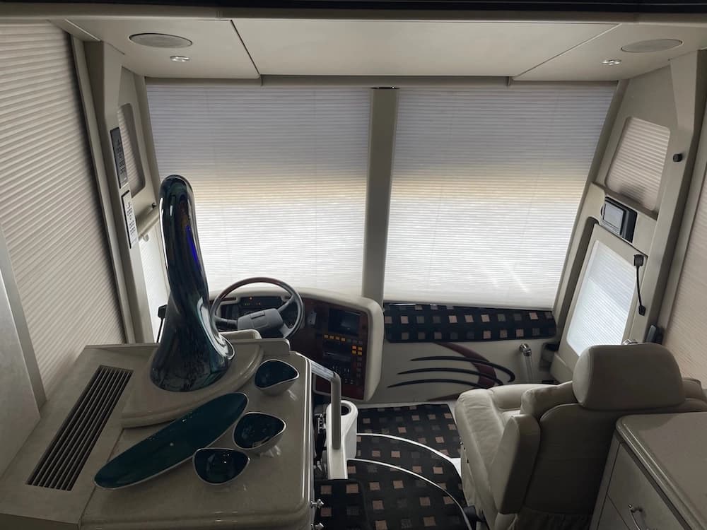 2003 Prevost Marathon H3-45 Motorhome - Image 10