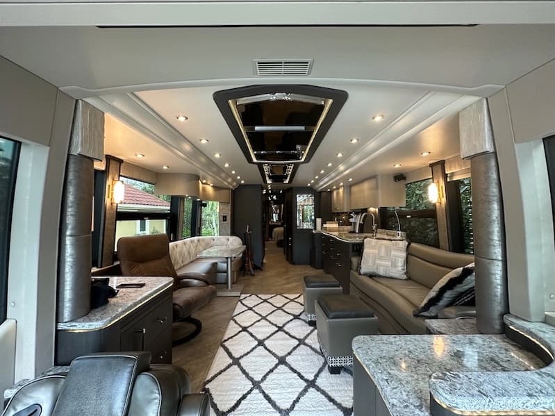 2021 Prevost Millennium H3-45 Motorhome - Image 12