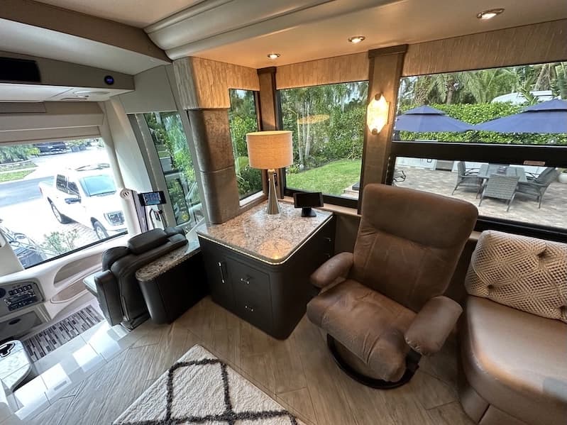 2021 Prevost Millennium H3-45 Motorhome - Image 13