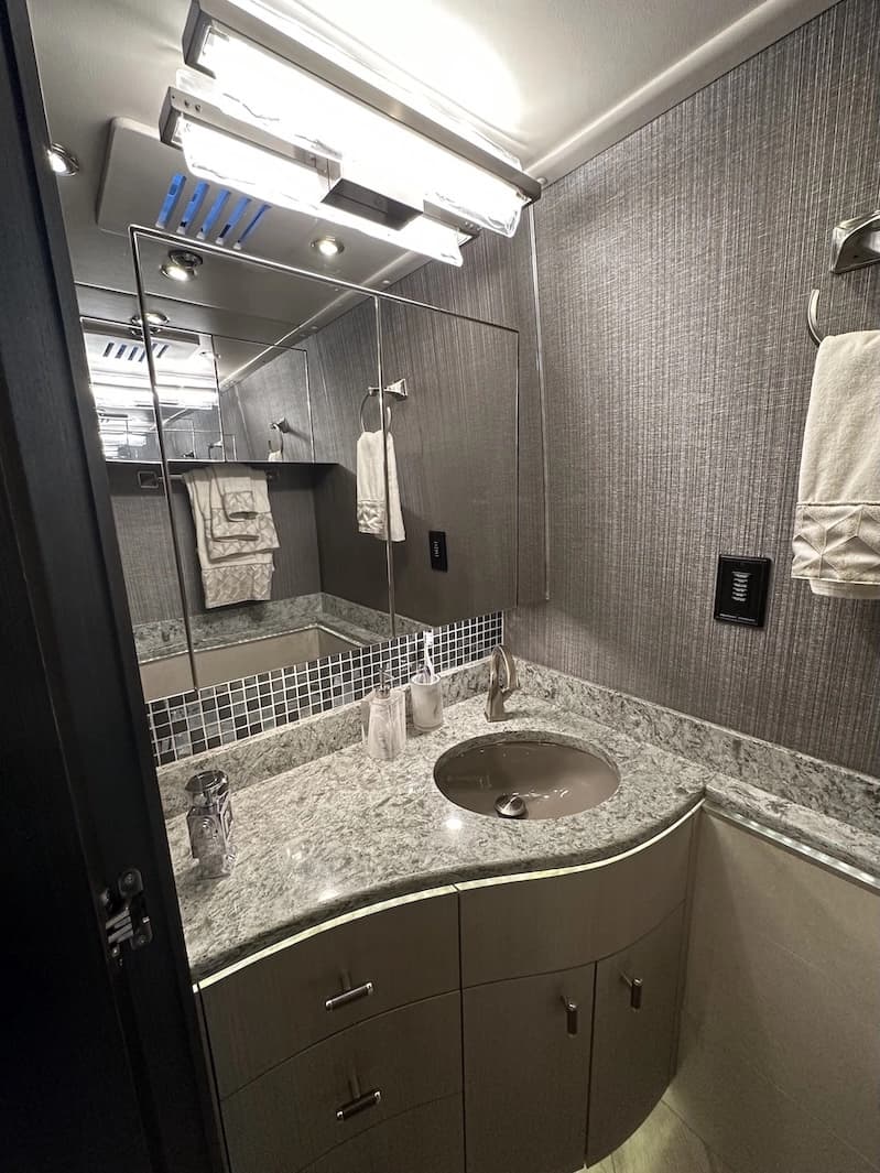 2021 Prevost Millennium H3-45 Motorhome - Image 25