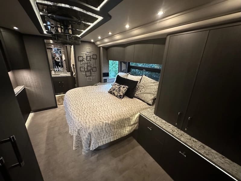 2021 Prevost Millennium H3-45 Motorhome - Image 29