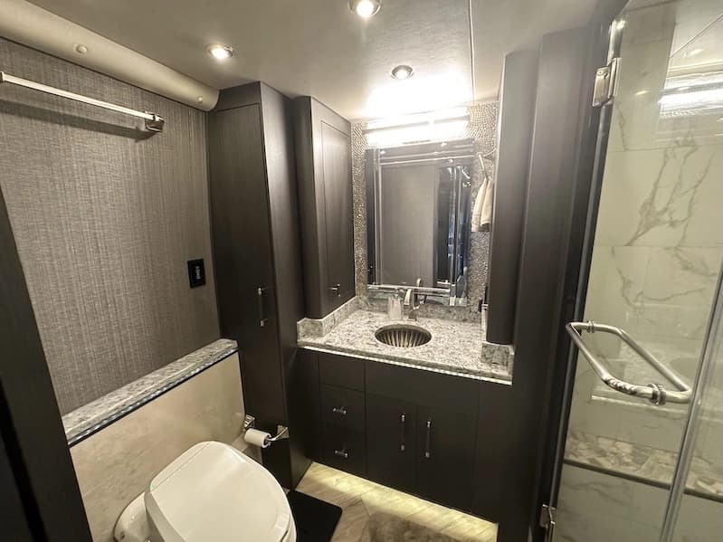 2021 Prevost Millennium H3-45 Motorhome - Image 33