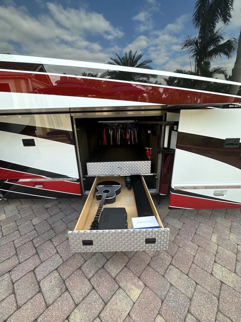 2021 Prevost Millennium H3-45 Motorhome - Image 41