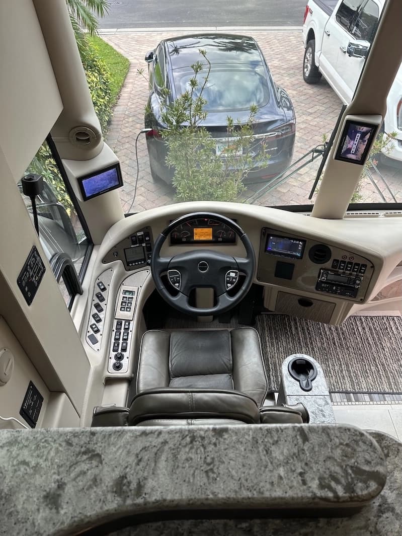 2021 Prevost Millennium H3-45 Motorhome - Image 9